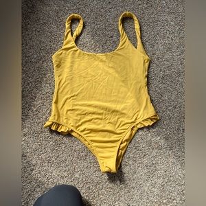 💛 billabong one piece 💛